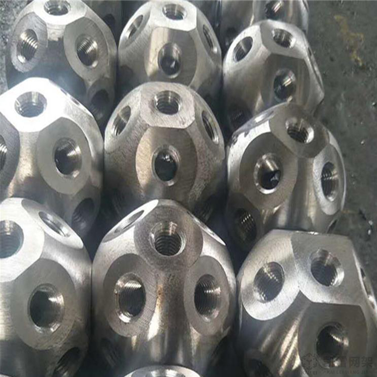 黄浦螺栓球网架加工安装方法